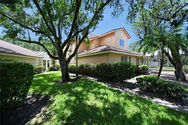 2125 Harbor Way, Weston, FL 33326