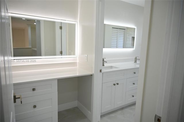 2125 Harbor Way, Weston, FL 33326