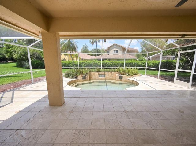 2125 Harbor Way, Weston, FL 33326