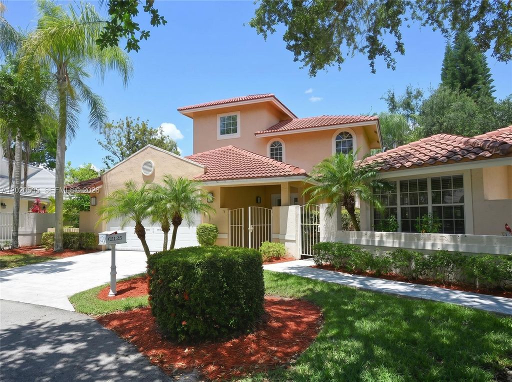 2125 Harbor Way, Weston, FL 33326