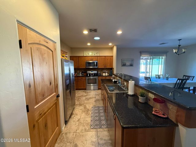 140 N Westview Drive, Vail, AZ 85641