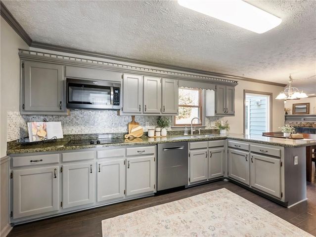 1090 Steeple Run, Lawrenceville, GA 30043