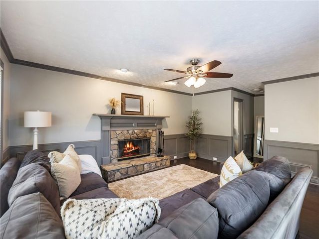 1090 Steeple Run, Lawrenceville, GA 30043