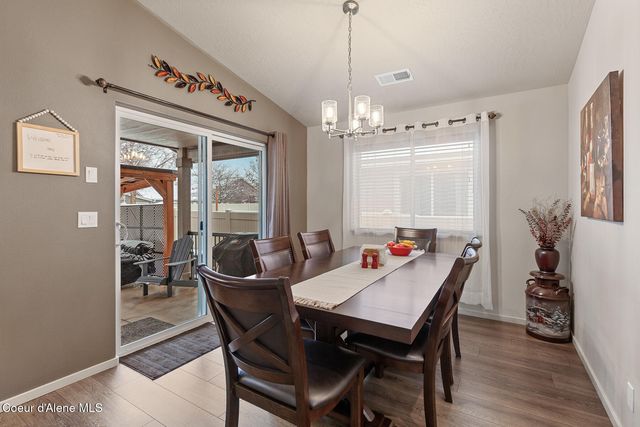 1042 E Allenby Ave, Post Falls, ID 83854