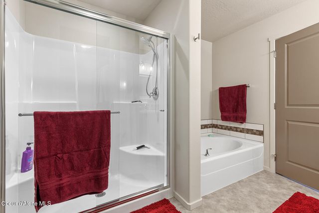 1042 E Allenby Ave, Post Falls, ID 83854