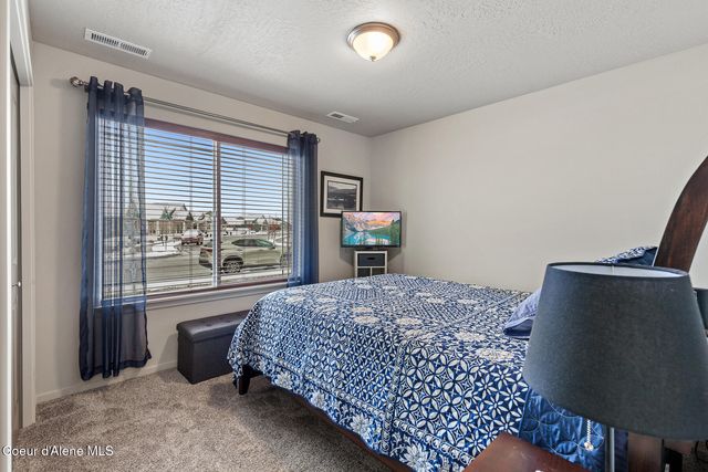 1042 E Allenby Ave, Post Falls, ID 83854