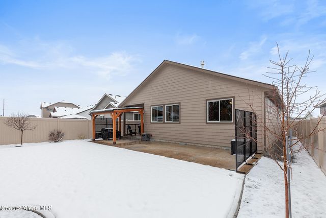 1042 E Allenby Ave, Post Falls, ID 83854