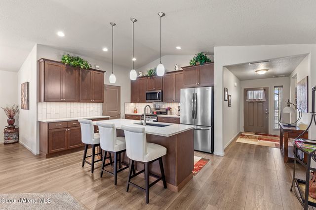 1042 E Allenby Ave, Post Falls, ID 83854