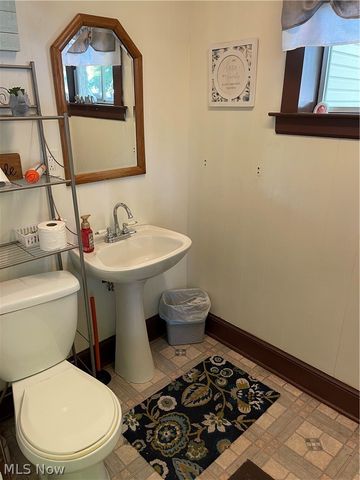 3810 Biddulph Avenue, Cleveland, OH 44109