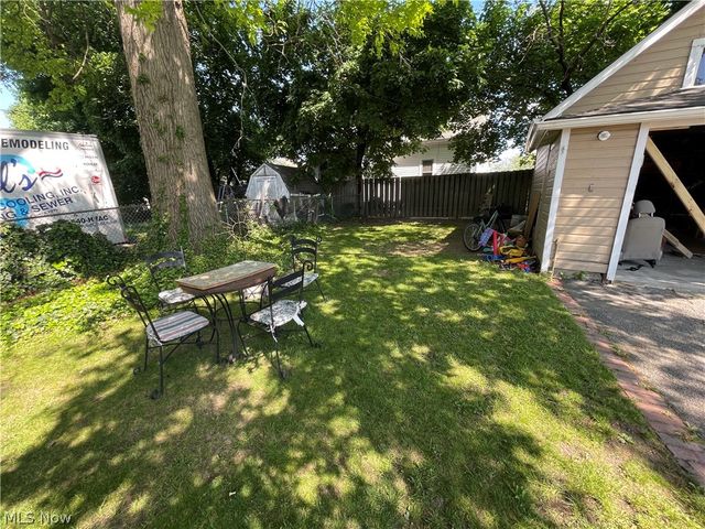 3810 Biddulph Avenue, Cleveland, OH 44109