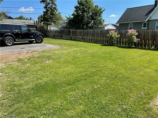3810 Biddulph Avenue, Cleveland, OH 44109