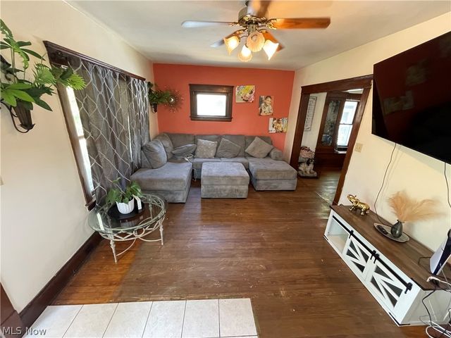 3810 Biddulph Avenue, Cleveland, OH 44109