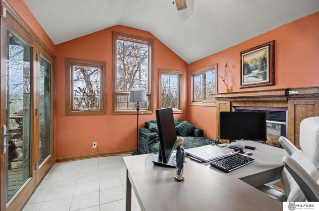 726 S 68th Street, Omaha, NE 68106