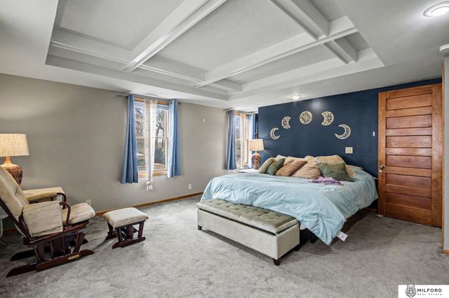 726 S 68th Street, Omaha, NE 68106