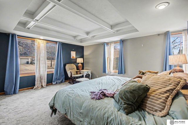 726 S 68th Street, Omaha, NE 68106