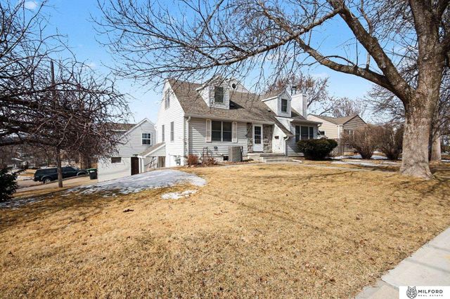 726 S 68th Street, Omaha, NE 68106