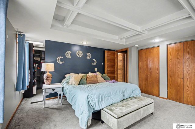 726 S 68th Street, Omaha, NE 68106