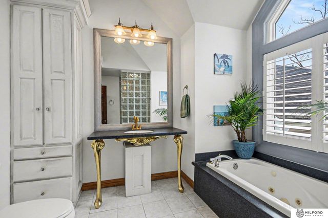 726 S 68th Street, Omaha, NE 68106