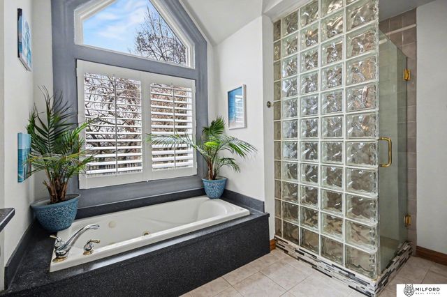 726 S 68th Street, Omaha, NE 68106