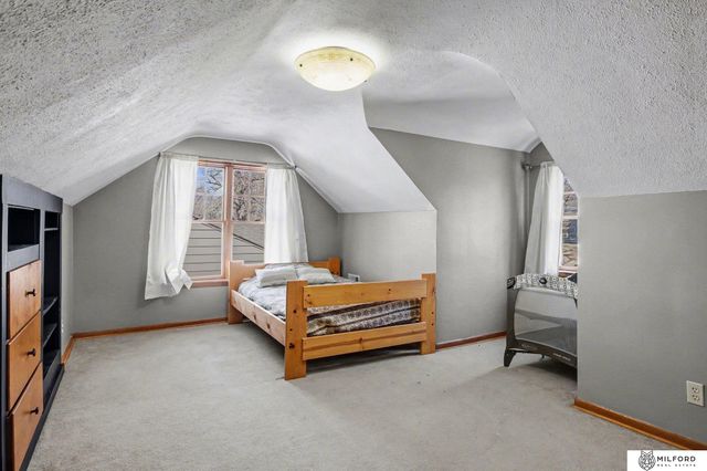 726 S 68th Street, Omaha, NE 68106