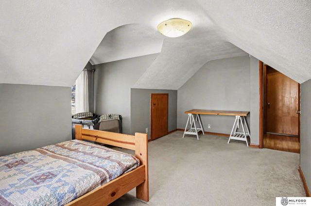 726 S 68th Street, Omaha, NE 68106