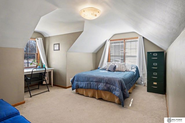 726 S 68th Street, Omaha, NE 68106