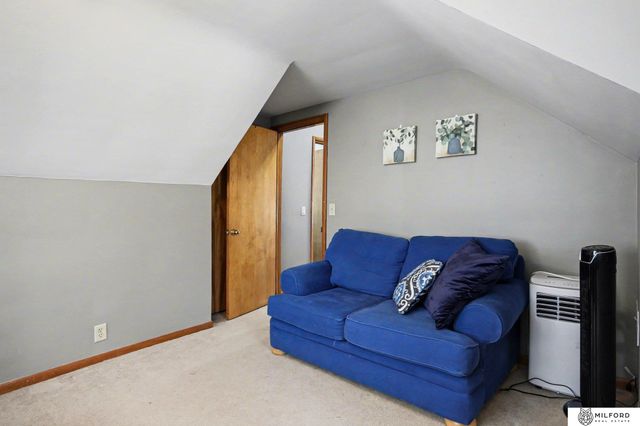 726 S 68th Street, Omaha, NE 68106