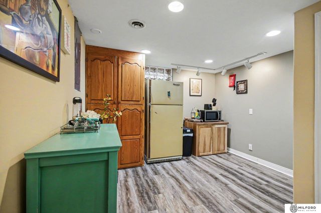 726 S 68th Street, Omaha, NE 68106