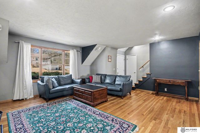 726 S 68th Street, Omaha, NE 68106