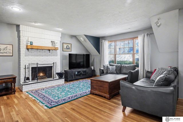 726 S 68th Street, Omaha, NE 68106