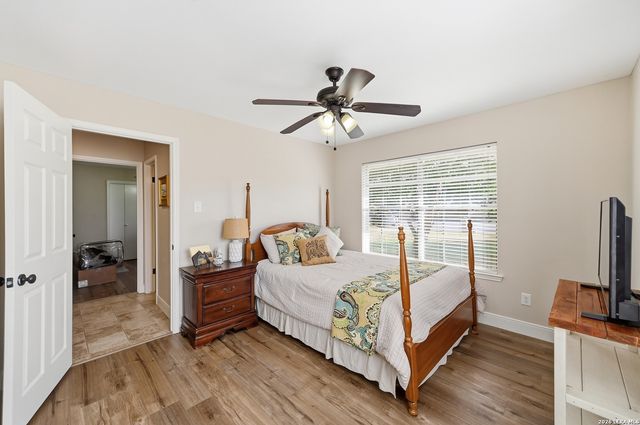 107 Summer Breeze, Castroville, TX 78009