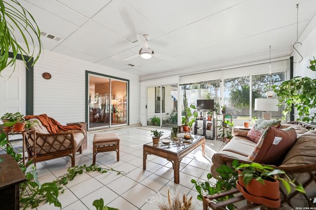 107 Summer Breeze, Castroville, TX 78009