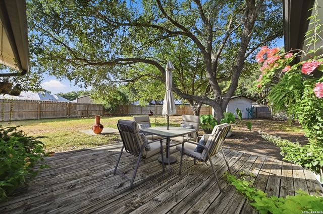 107 Summer Breeze, Castroville, TX 78009