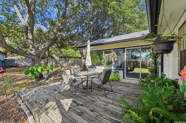 107 Summer Breeze, Castroville, TX 78009