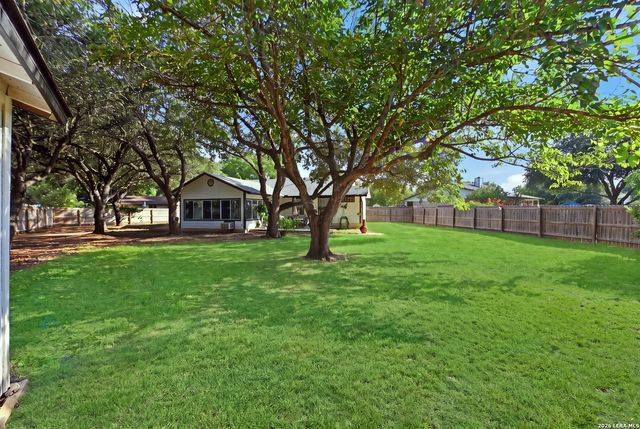 107 Summer Breeze, Castroville, TX 78009