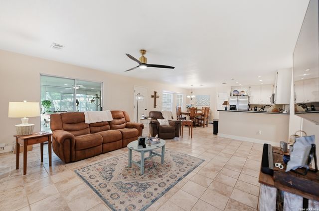 107 Summer Breeze, Castroville, TX 78009