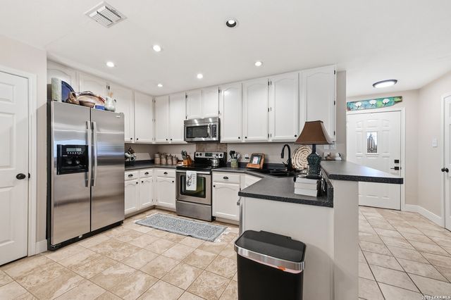 107 Summer Breeze, Castroville, TX 78009