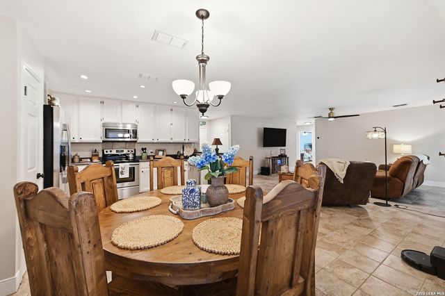 107 Summer Breeze, Castroville, TX 78009