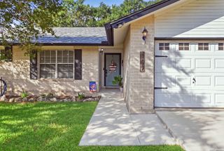 107 Summer Breeze, Castroville, TX 78009