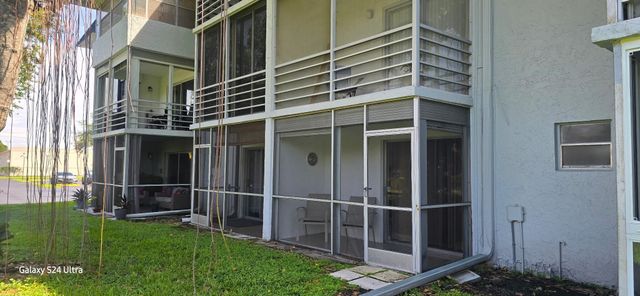 3210 HOLIDAY SPRINGS Boulevard 2-110, Margate, FL 33063
