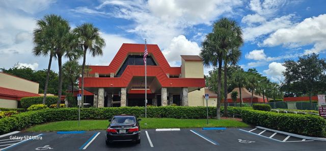 3210 HOLIDAY SPRINGS Boulevard 2-110, Margate, FL 33063