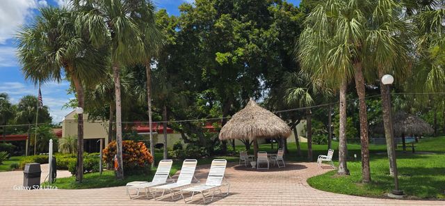 3210 HOLIDAY SPRINGS Boulevard 2-110, Margate, FL 33063