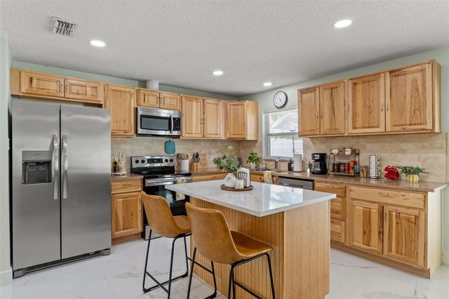 439 E BOYER STREET, Tarpon Springs, FL 34689