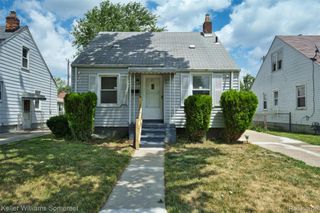 19693 Elkhart Street, Harper Woods, MI 48225