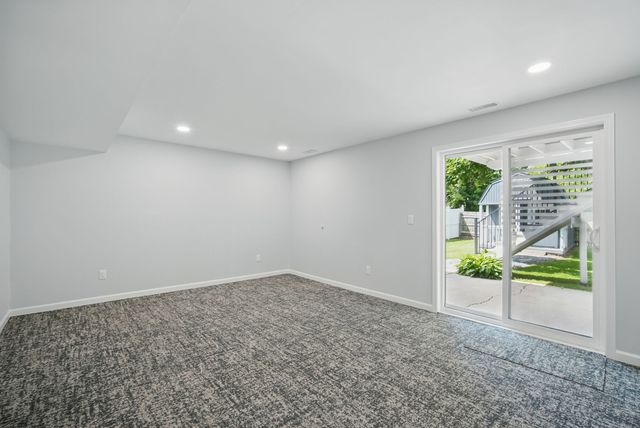 4510 89th Street, Urbandale, IA 50322