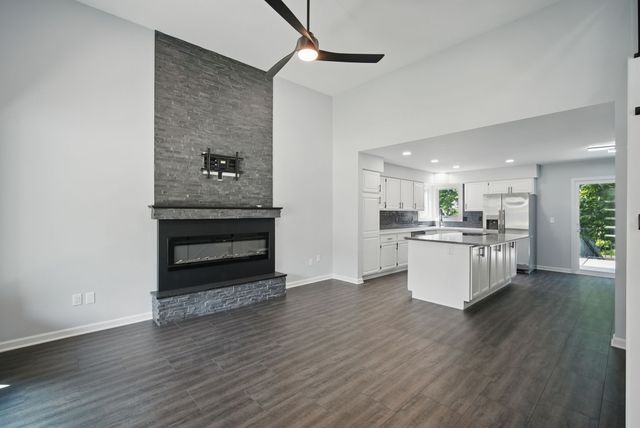 4510 89th Street, Urbandale, IA 50322
