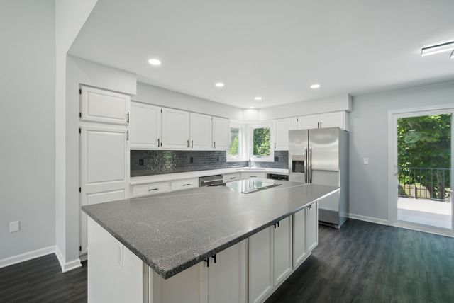4510 89th Street, Urbandale, IA 50322