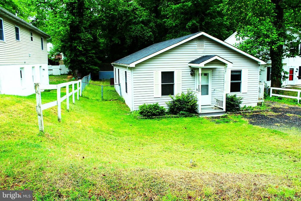 724 SPRUCE DR, Lusby, MD 20657