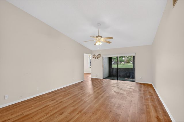 6105 Fairfield Circle, Greenacres, FL 33463