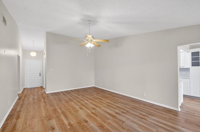 6105 Fairfield Circle, Greenacres, FL 33463